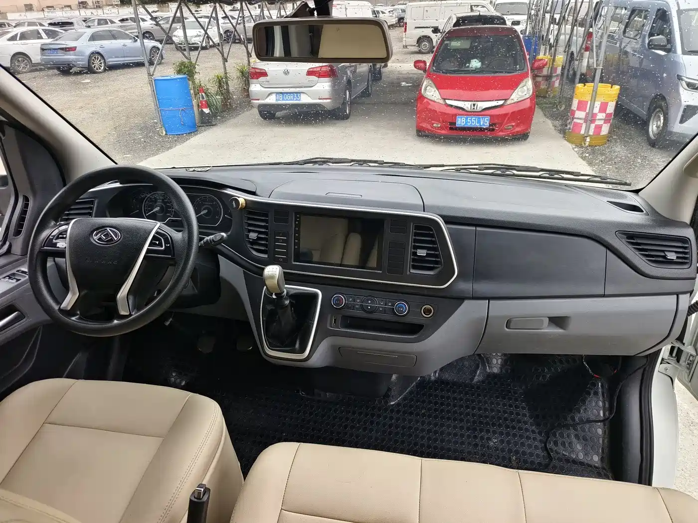 SAIC Maxus Xintu V80 2021 2.0T PLUS AMT Business Travel Edition Long Wheelbase Medium Roof 9 Seats фото 6