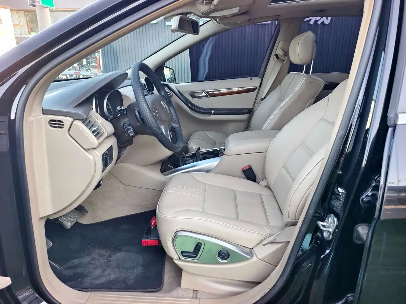 Mercedes-Benz R-Class 2011 R 350 L 4MATIC фото 9