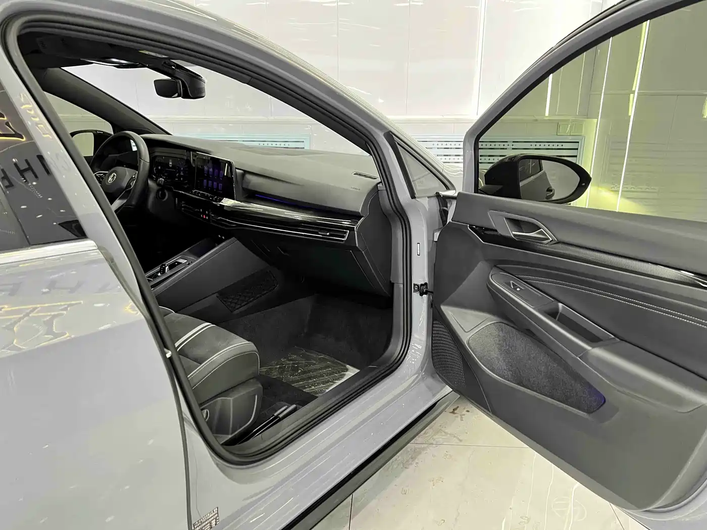 Volkswagen Golf 2021 280TSI DSG R-Line фото 18