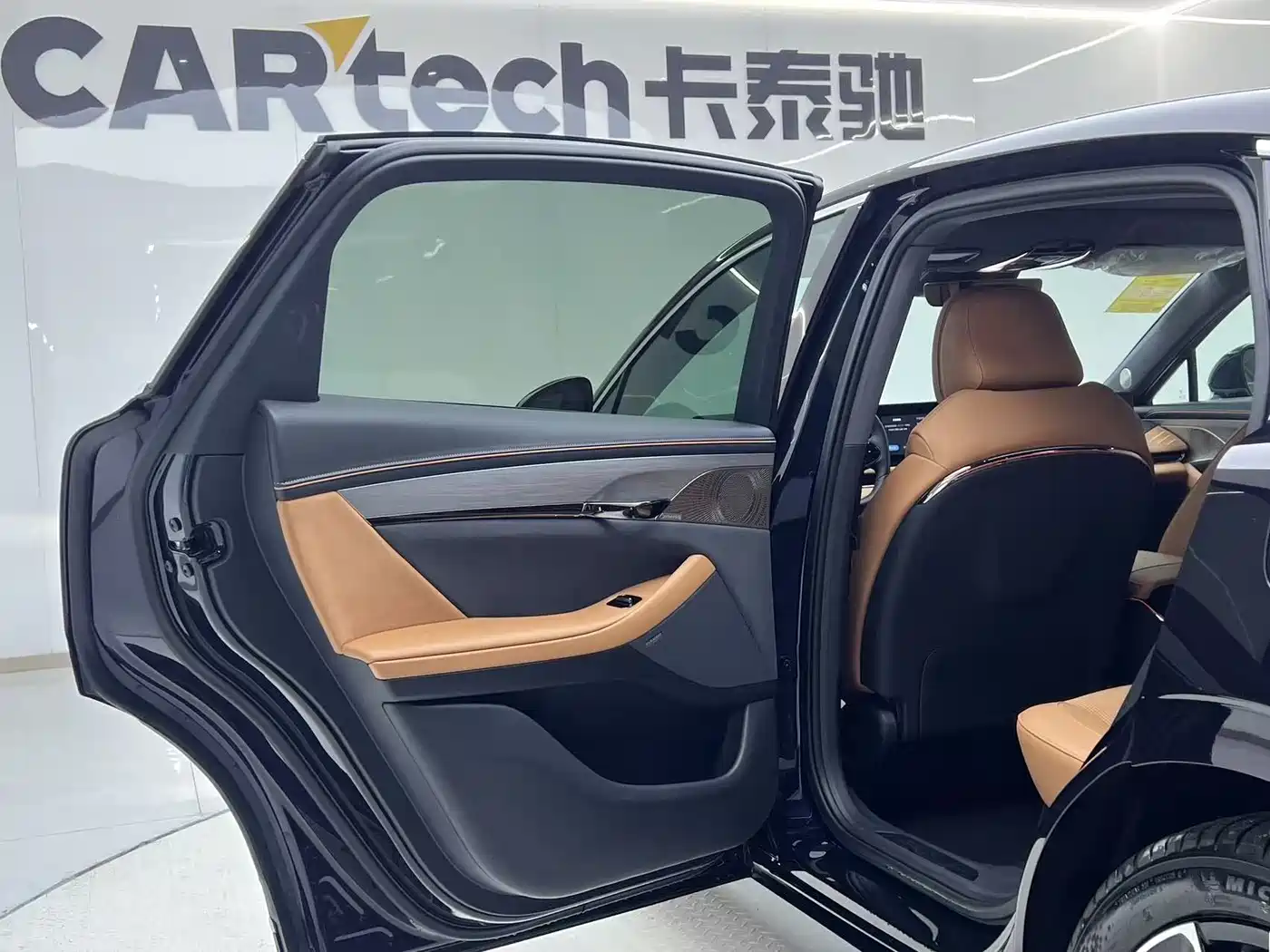 Voyah Auto VOYAH Zhuiguang 2024 PHEV AWD Ultra Long Range Flagship фото 15