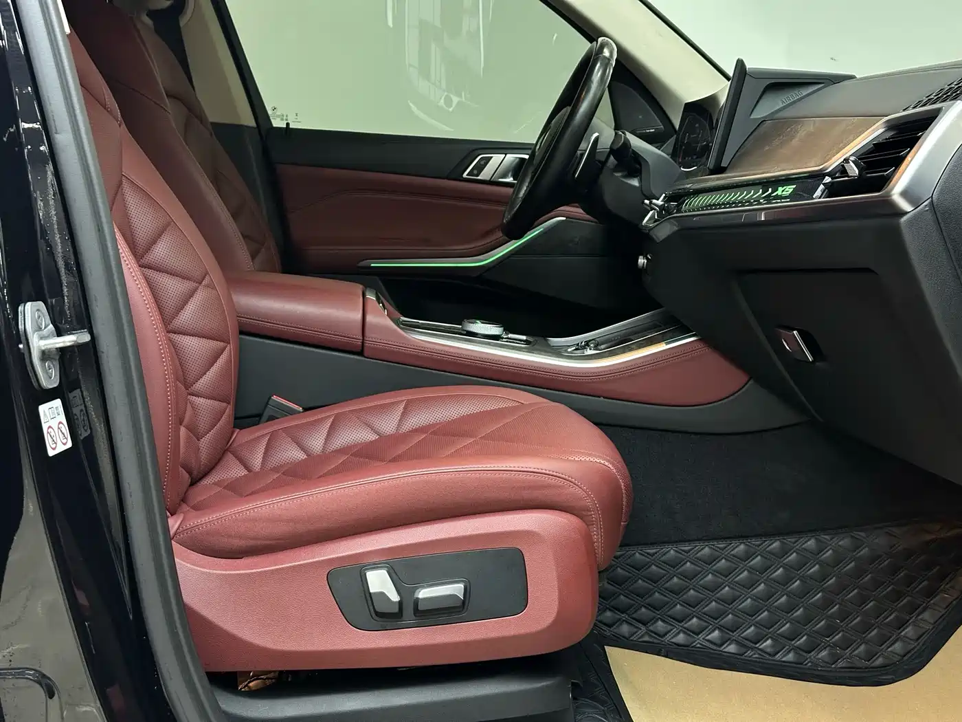 BMW X5 2023 xDrive 30Li M Sport Package фото 20