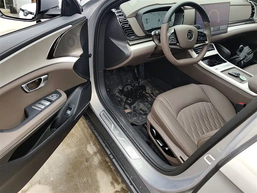 BYD Han 2026 DM-i Smart Driving Edition 245km Premium фото 9
