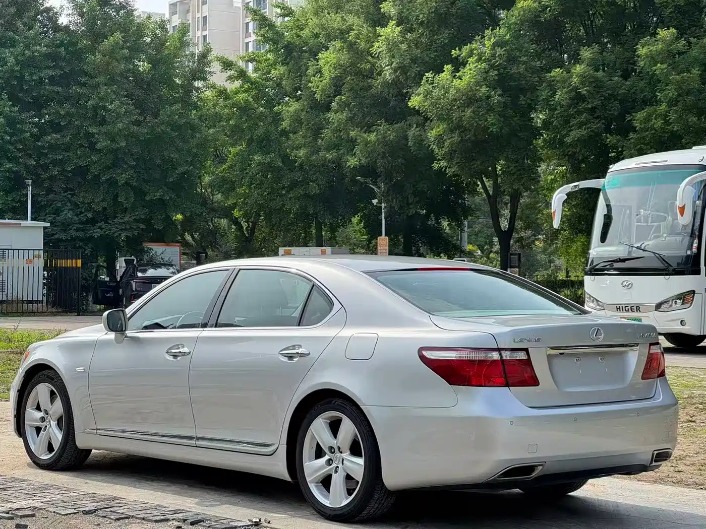 Lexus LS 2006 460L Premium Edition фото 6