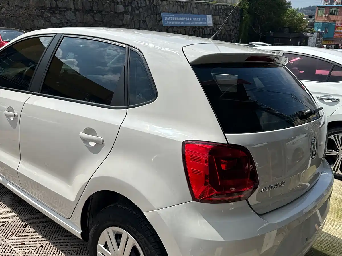 Volkswagen Polo 2018 1.5L Auto Safe Drive фото 8