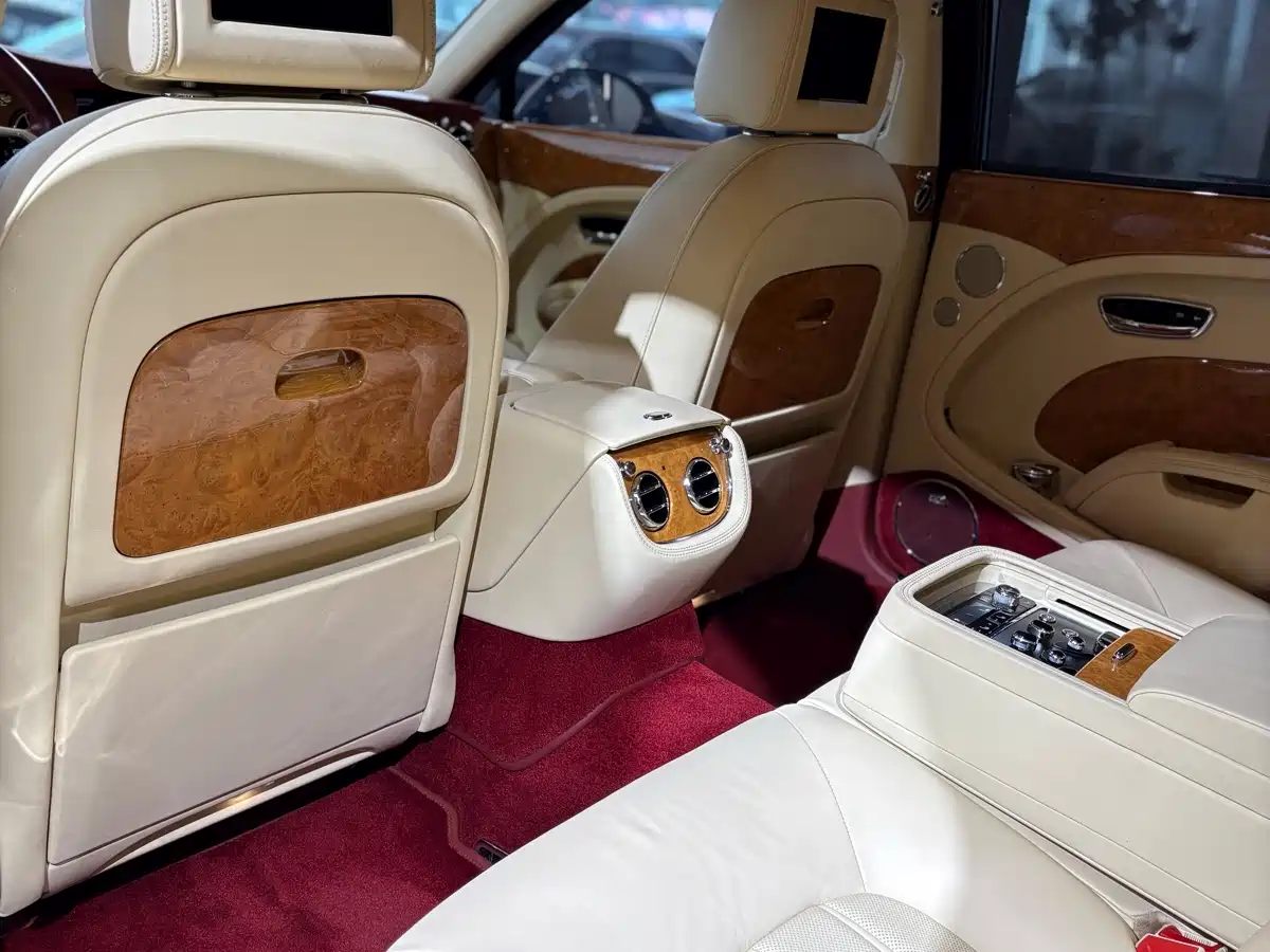Bentley Mulsanne 2013 6.8T Mulliner Special Edition фото 20
