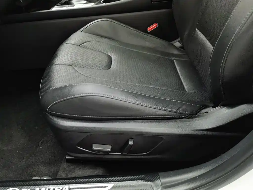 MODERN ELANTRA