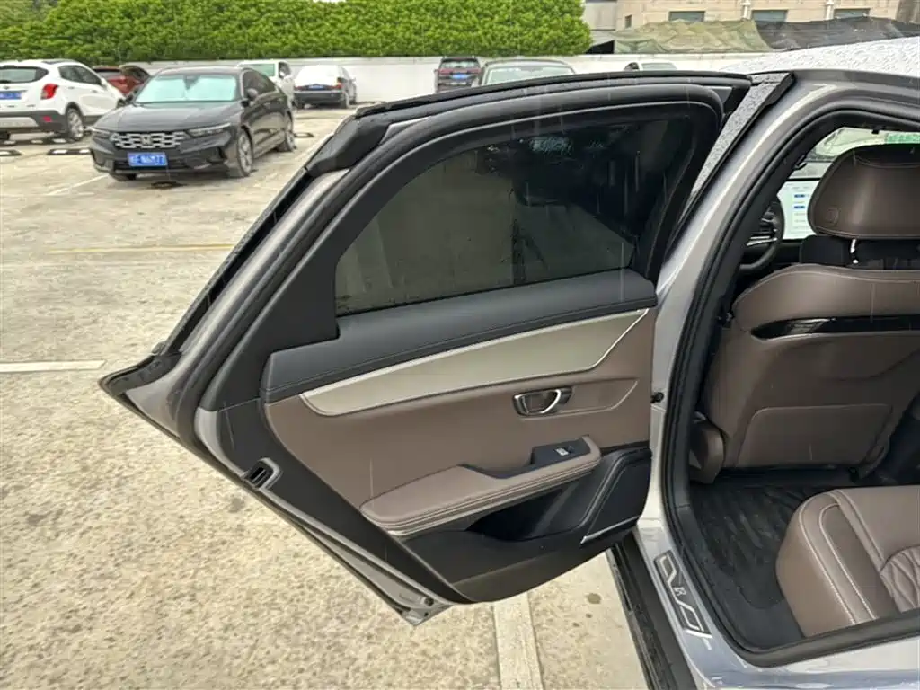 BYD Han 2026 DM-i Smart Driving Edition 245km Premium фото 17