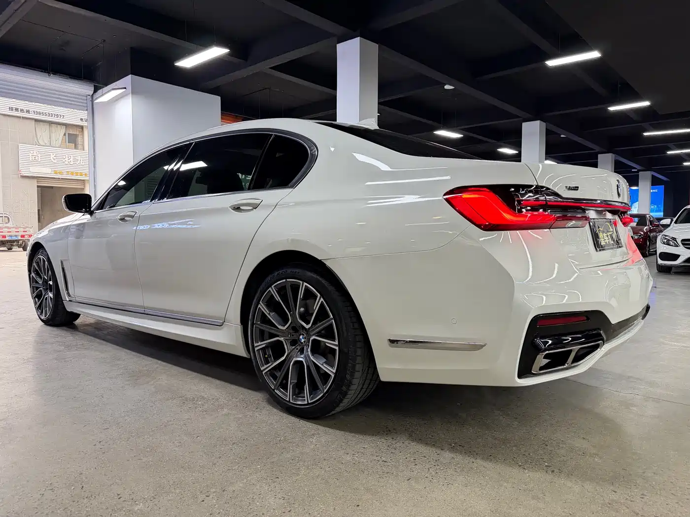 BMW 7 Series 2016 730Li Leading фото 11