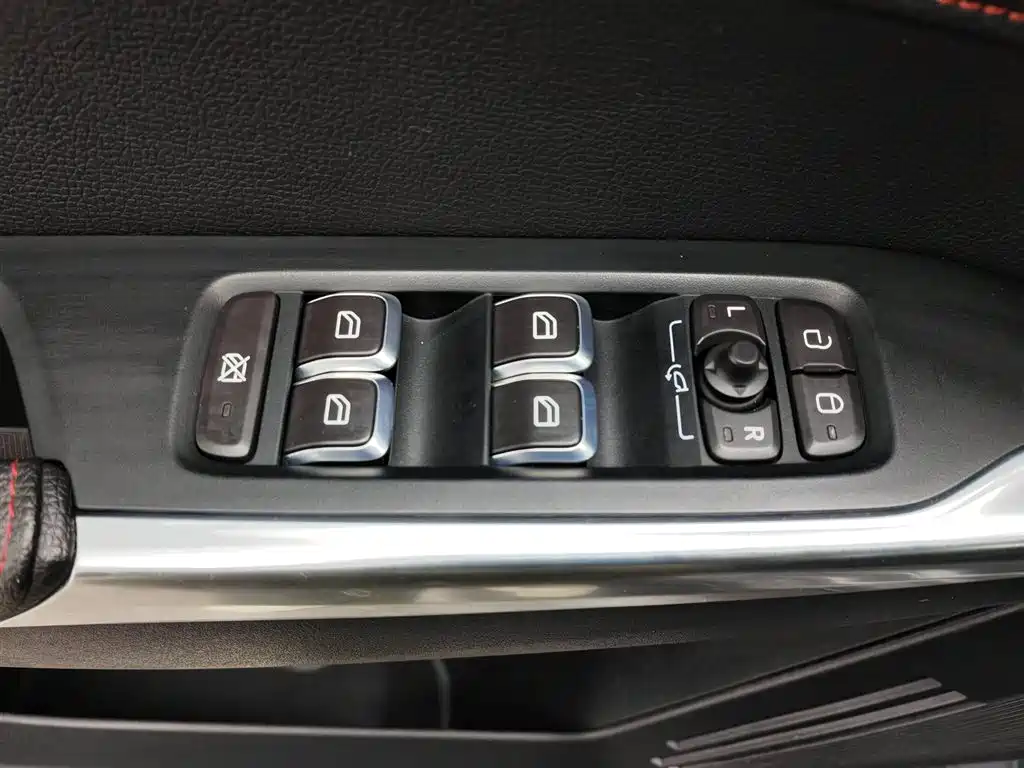 Lynk & Co 02 2019 High Performance 2.0T Automatic 2WD Power Edition China VI фото 9