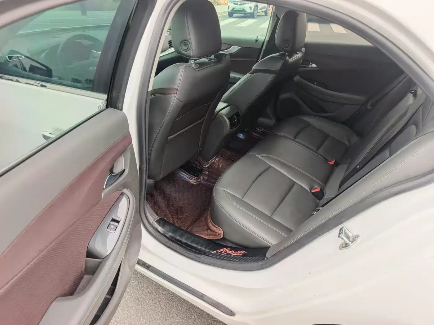 Chevrolet Malibu 2017 1.5T Automatic Luxury Edition фото 4