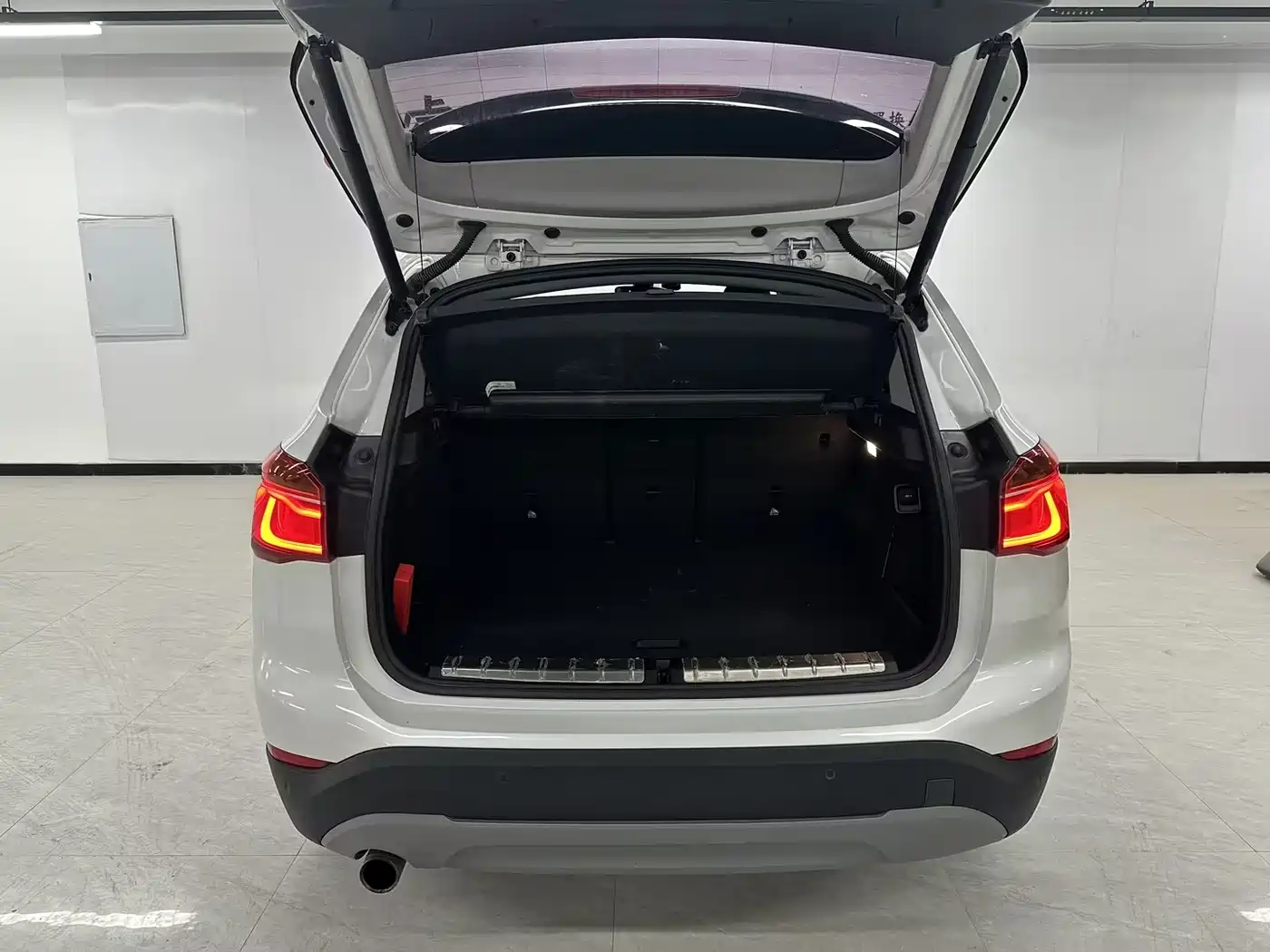 BMW X1 2016 sDrive18Li Premium Model фото 6