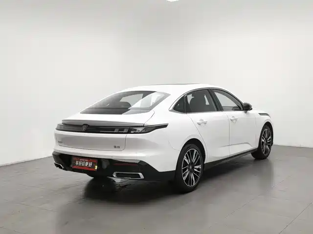 Changan Eado 2025 Model Year Facelift 1.5T 500Bar Premium Edition — фото 2