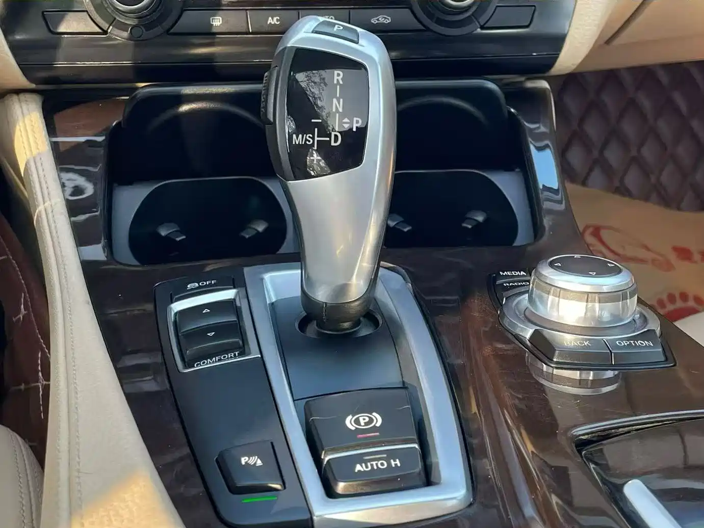 BMW 5 Series 2014 525Li Leading фото 8