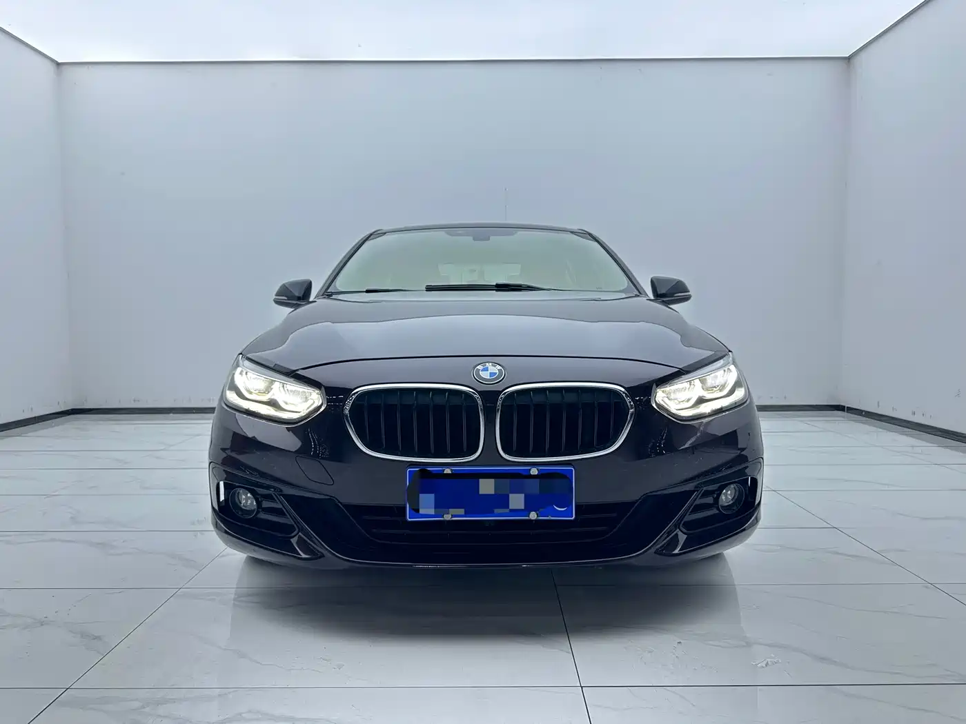 BMW 1 Series 2018 118i Sport Edition фото 2