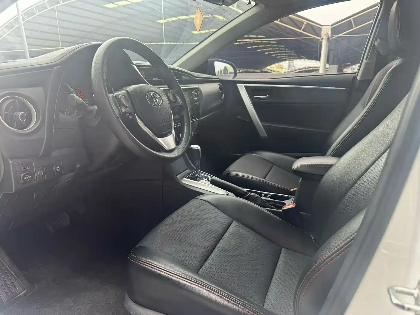 Toyota Corolla 2017 Facelift 1.2T S-CVT GL-i фото 7