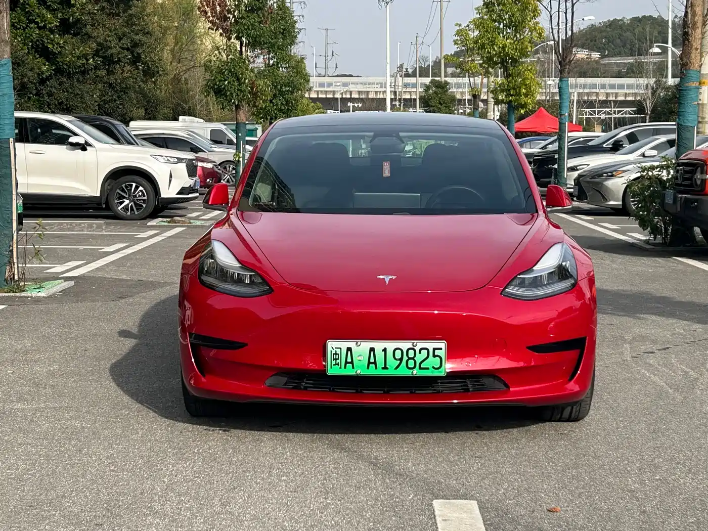 TESLA MODEL 3