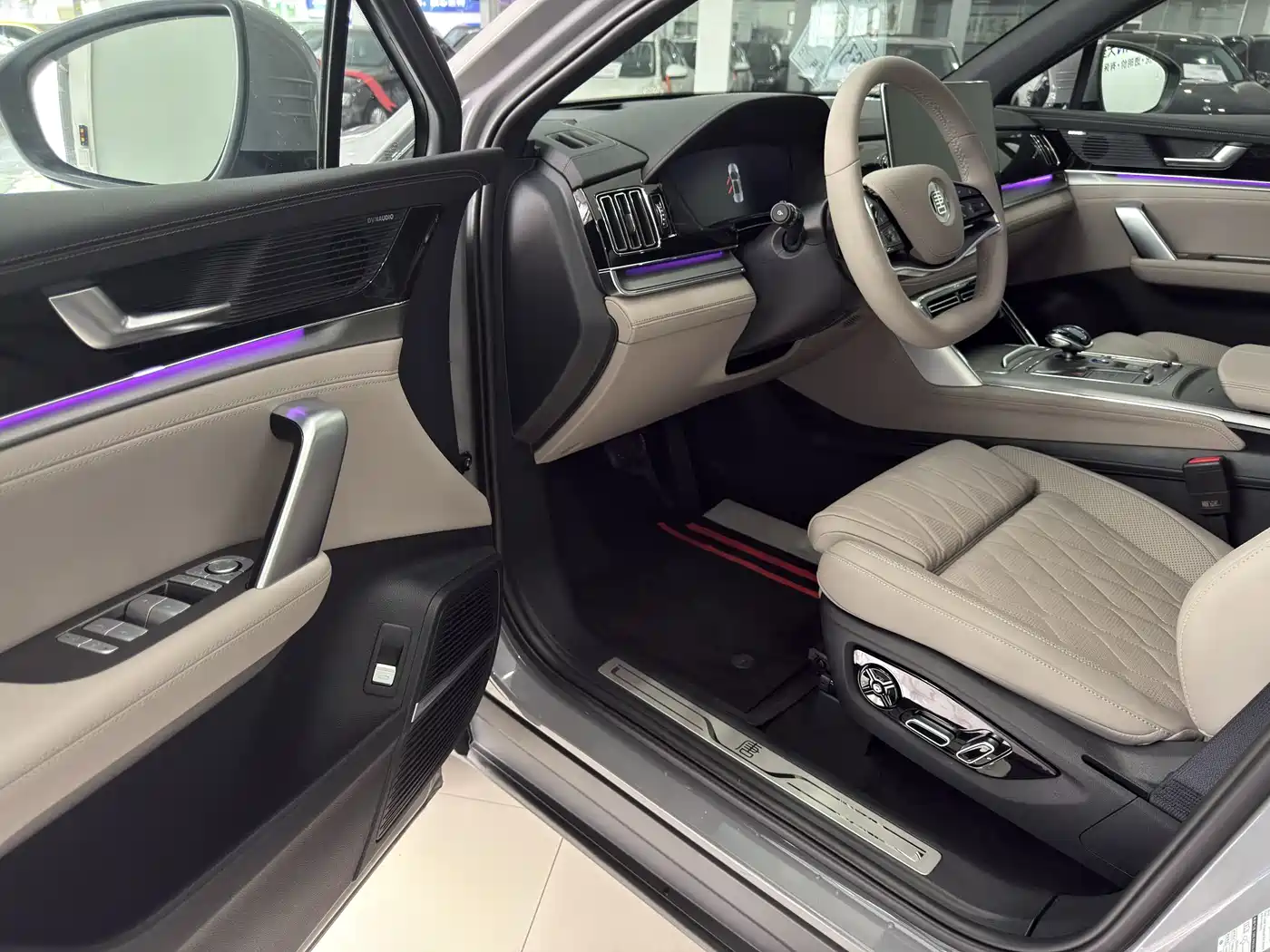BYD Tang New Energy 2025 DM-i 115KM Flagship фото 9