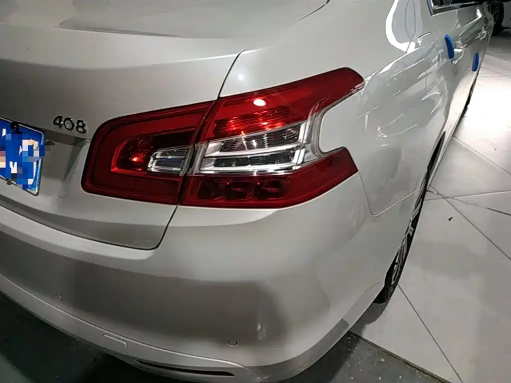 Peugeot 408 2015 Model 1.2T Automatic Luxury Edition фото 8
