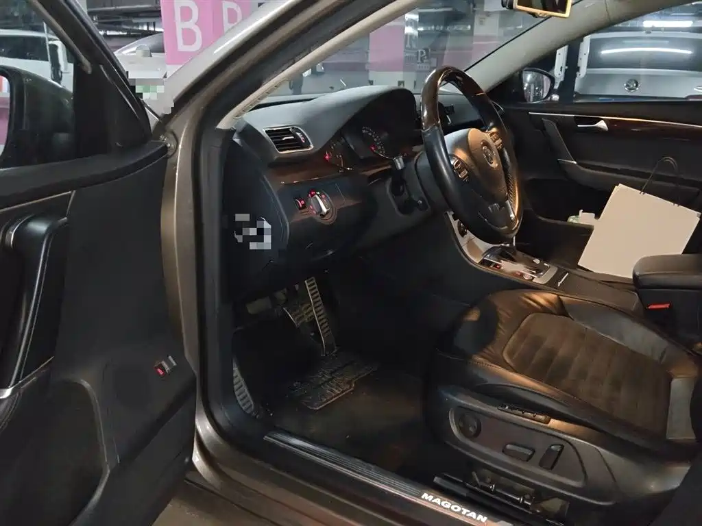 Volkswagen Magotan 2015 Facelift 2.0TSI Premium фото 14