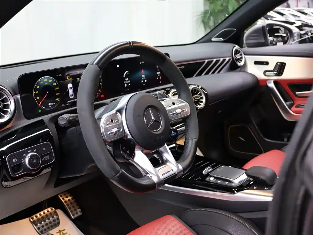MERCEDES-BENZ CLA AMG