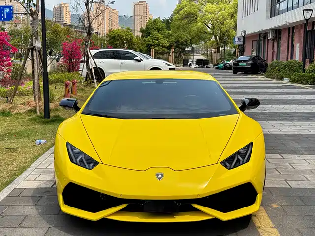 LAMBORGHINI HURACÁN