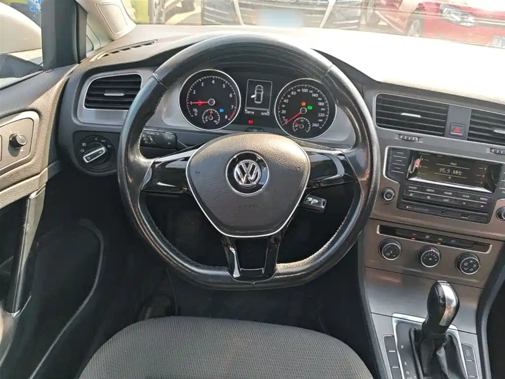 Volkswagen Golf 2015 1.4TSI Automatic Comfort фото 11