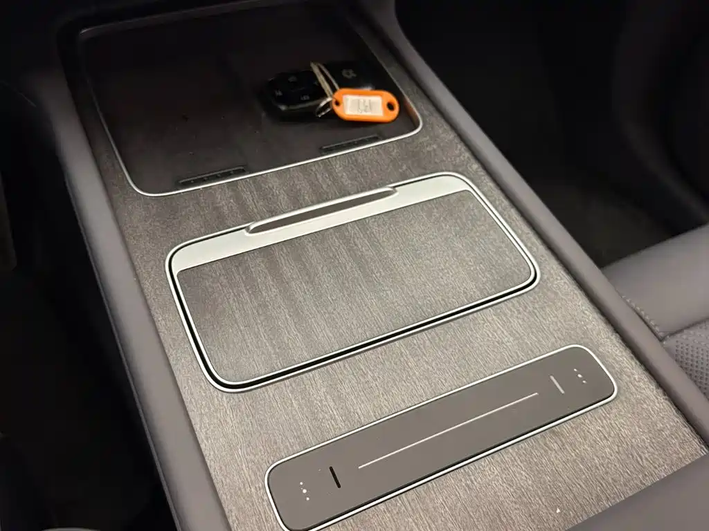 NIO ES8 2025 2025 Model 6-Seat Executive Luxury Edition