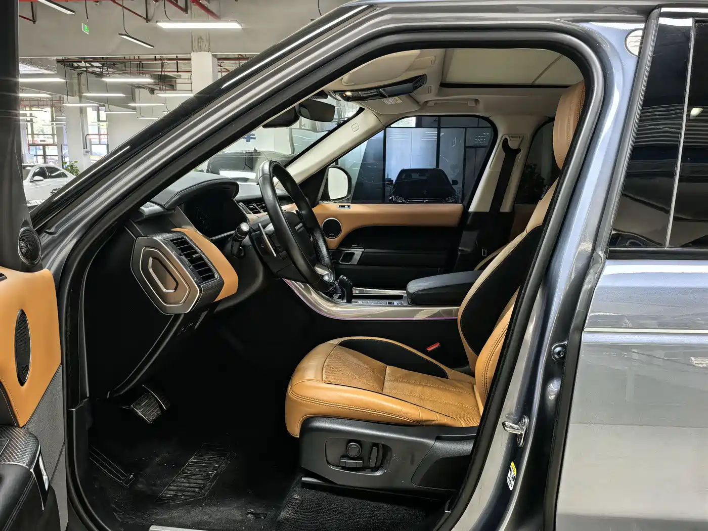Land Rover Range Rover Sport 2022 3.0 L6 Gloss Black Edition фото 21
