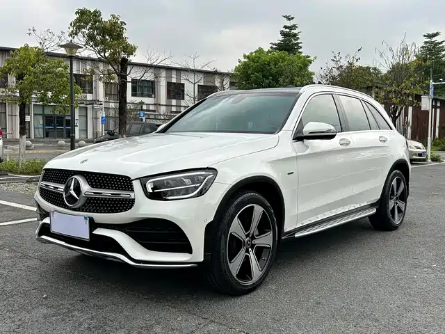 MERCEDES-BENZ GLC