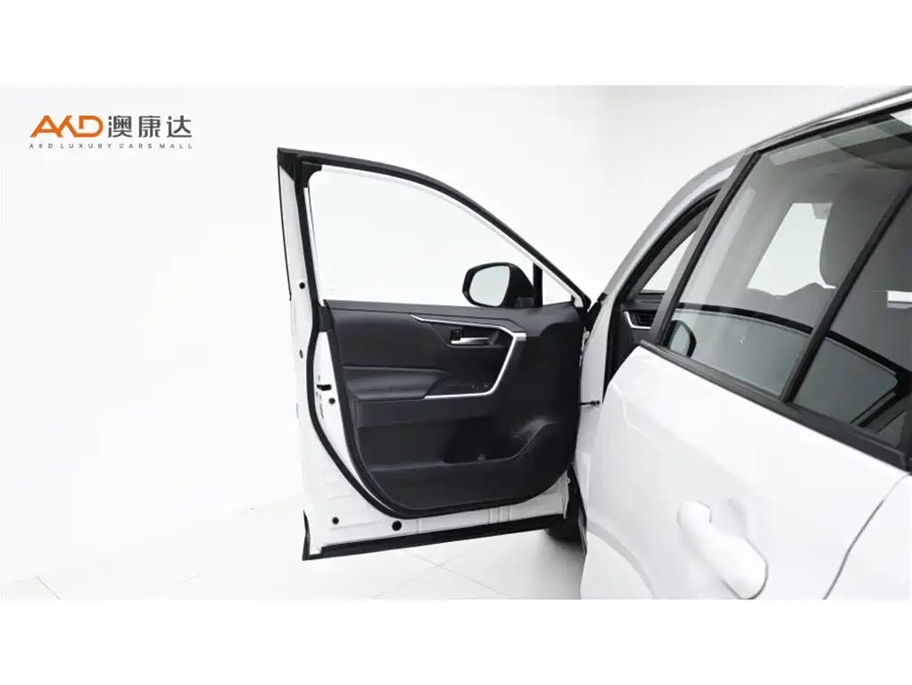 Toyota Wildlander 2020 2.0L CVT AWD Luxury Edition фото 10