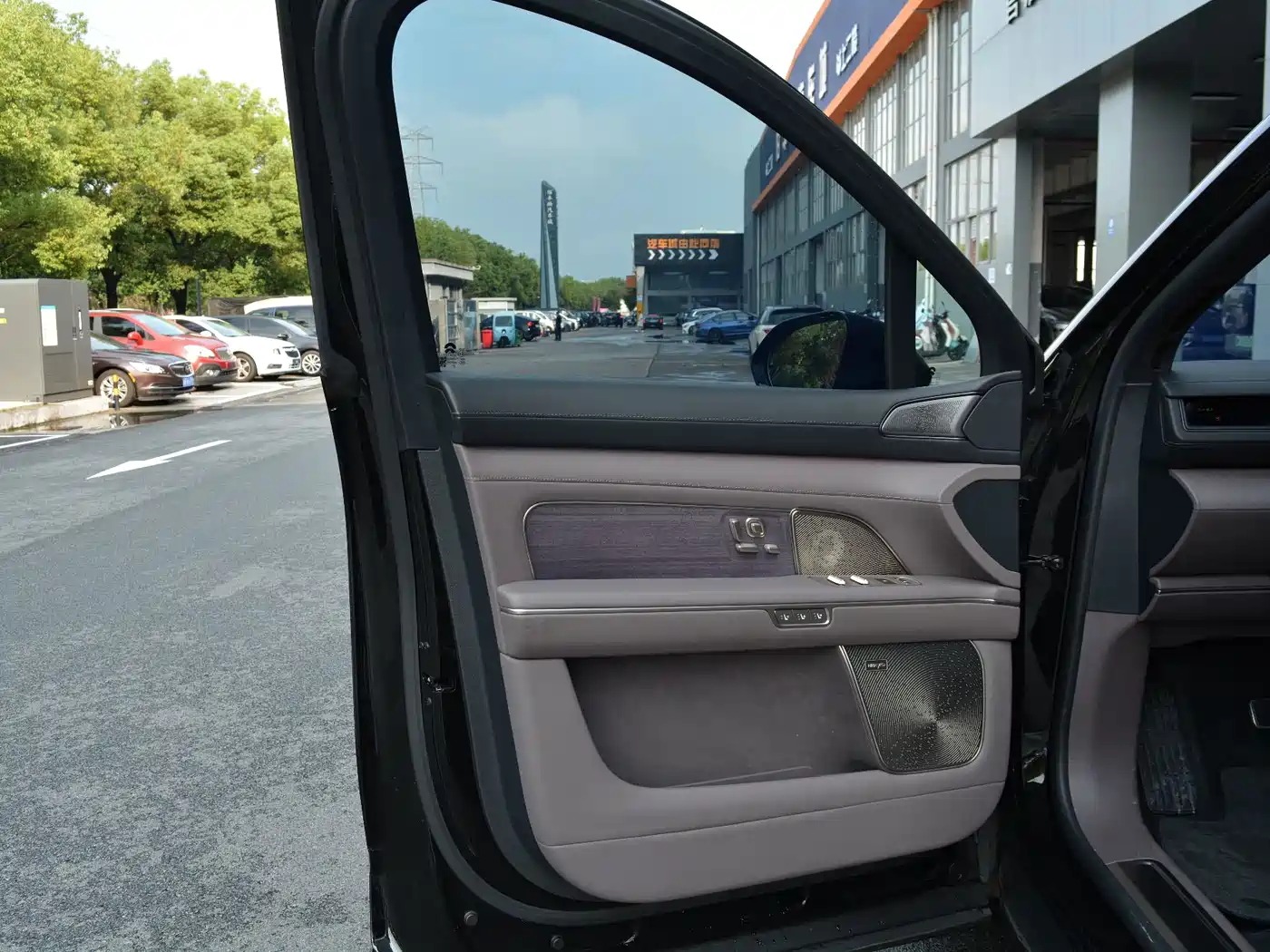 NIO ES8 2025 2025 Model 6-Seat Executive Luxury Edition
