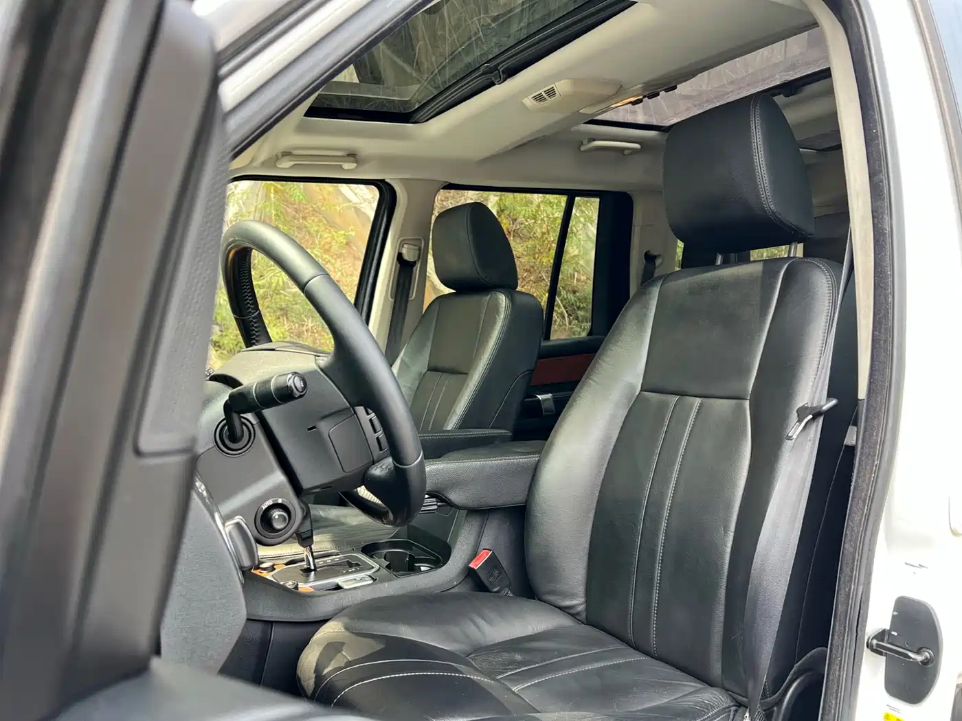Land Rover Discovery 2011 3.0 SDV6 HSE Diesel фото 7