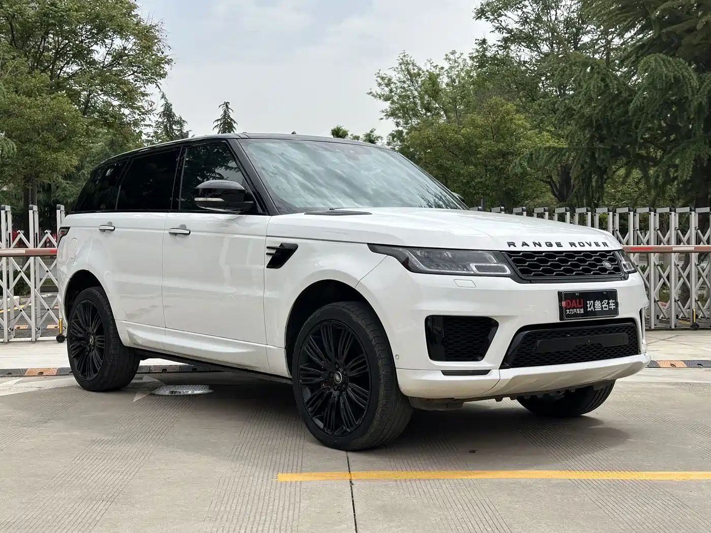 Land Rover Range Rover Sport 2018 3.0 SC V6 Fashion Genesis DYNAMIC фото 3