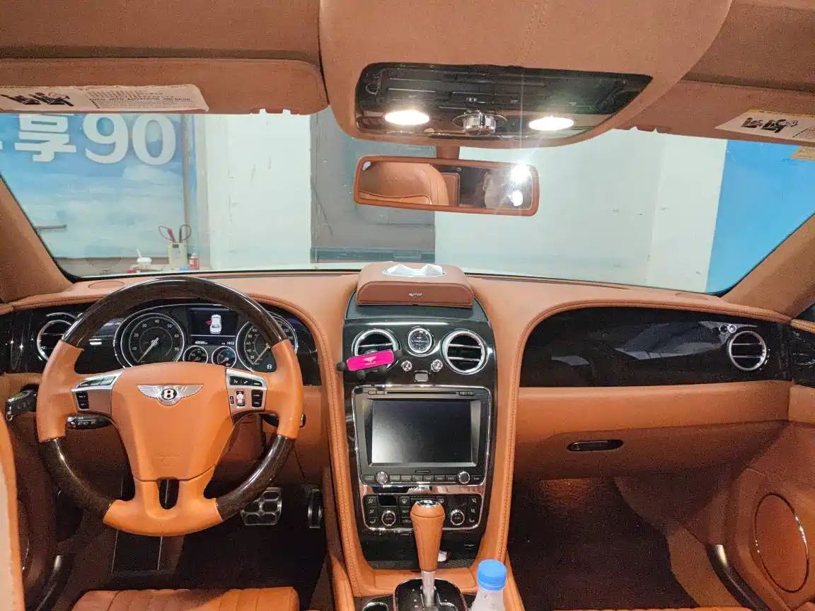 Bentley Flying Spur 2016 4.0T V8 Standard Edition фото 6