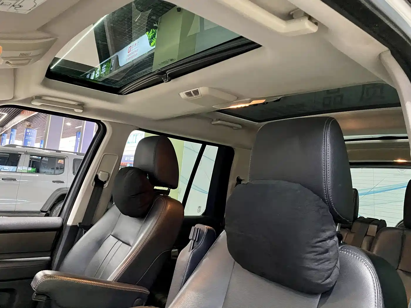 Land Rover Discovery 2014 3.0 SC V6 HSE фото 18