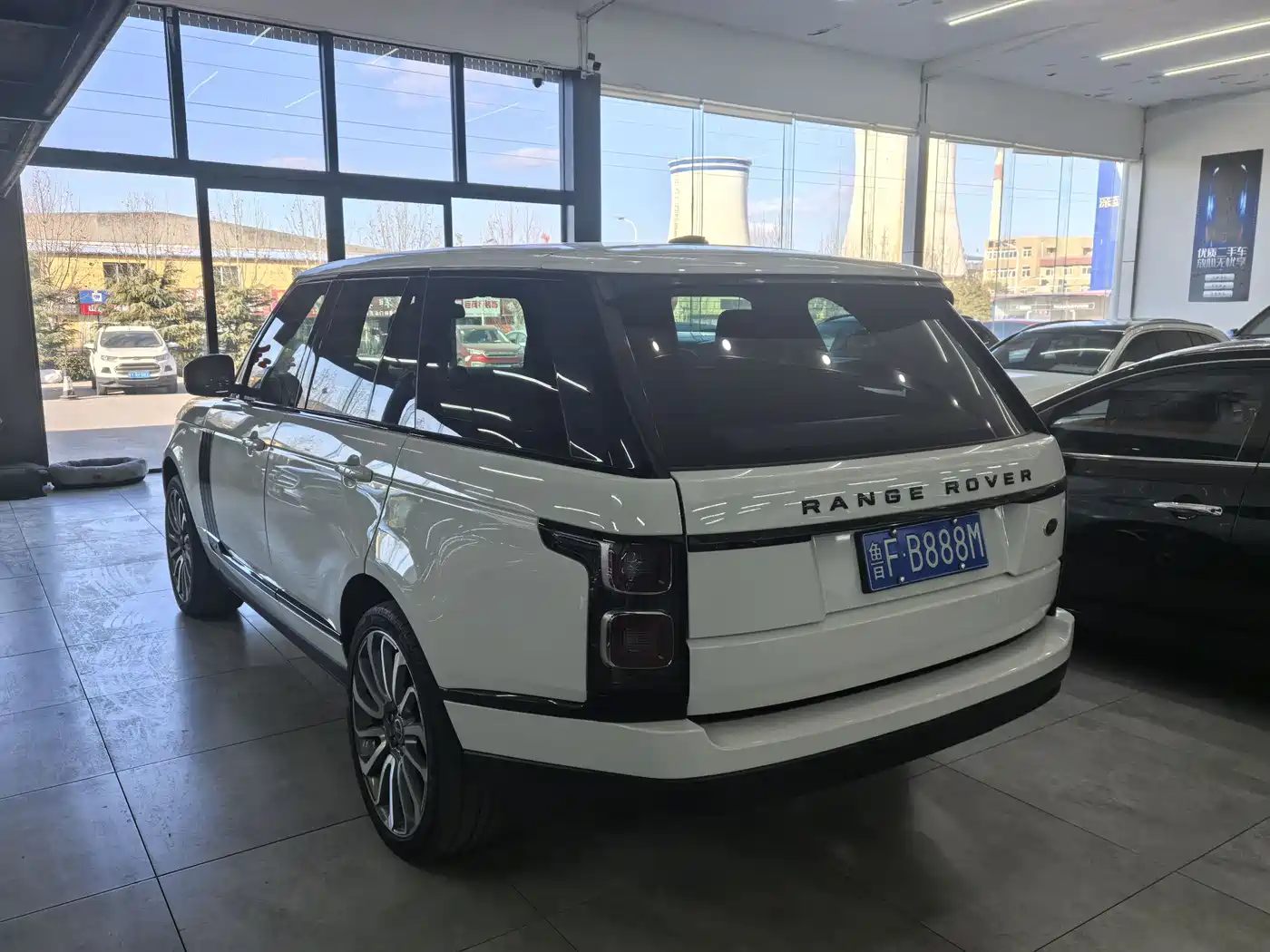 Land Rover Range Rover 2017 3.0 SC V6 Golden Age Edition фото 7