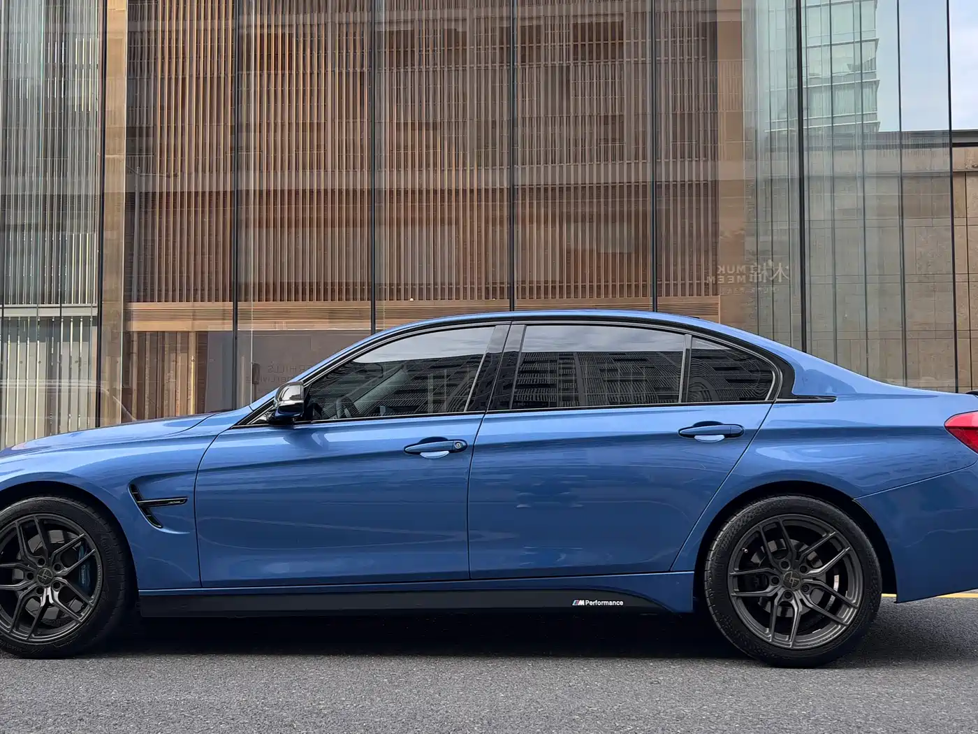 BMW 3 Series 2017 320Li M Sport фото 22
