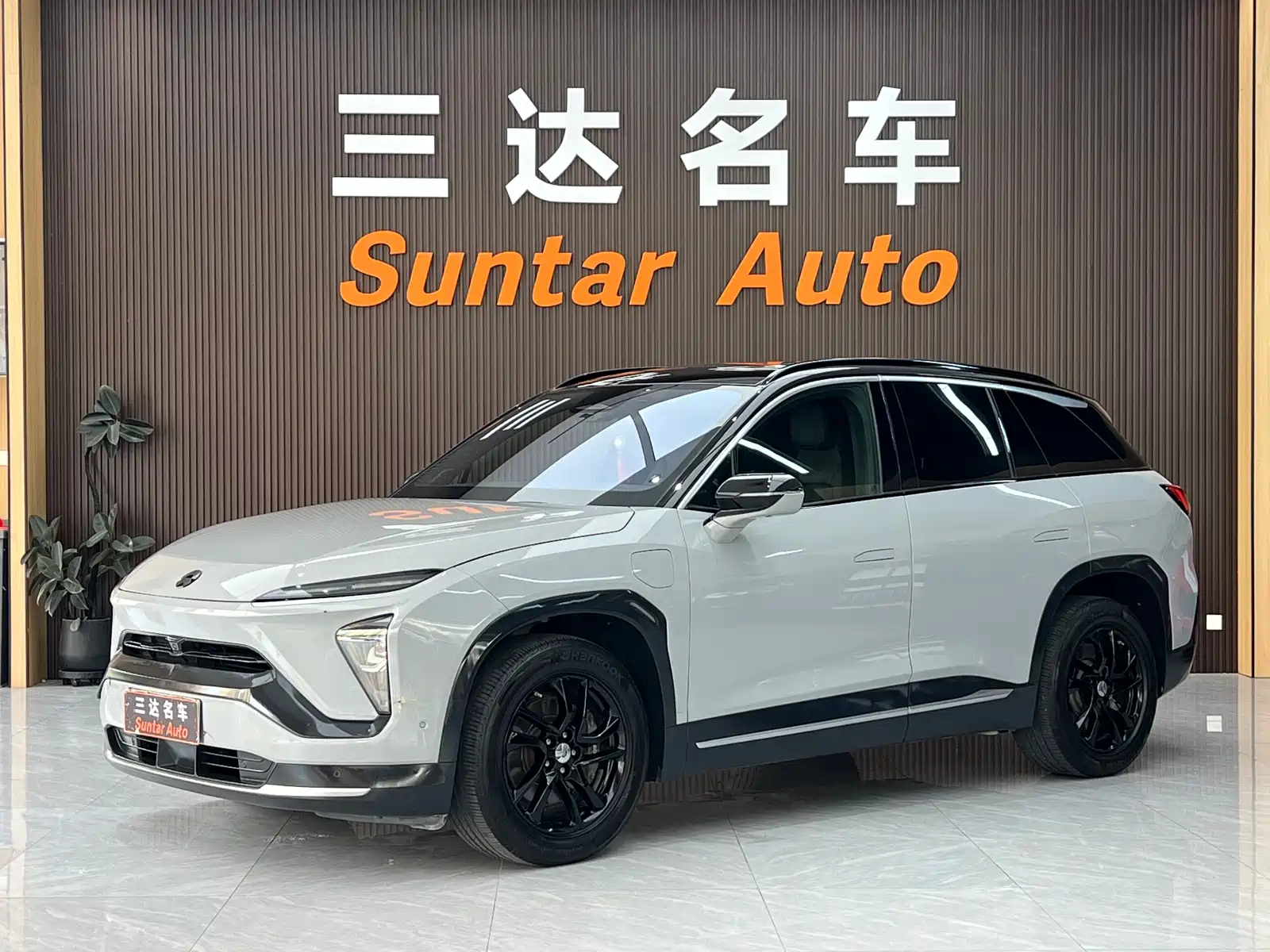 Фото 1 - NIO ES6