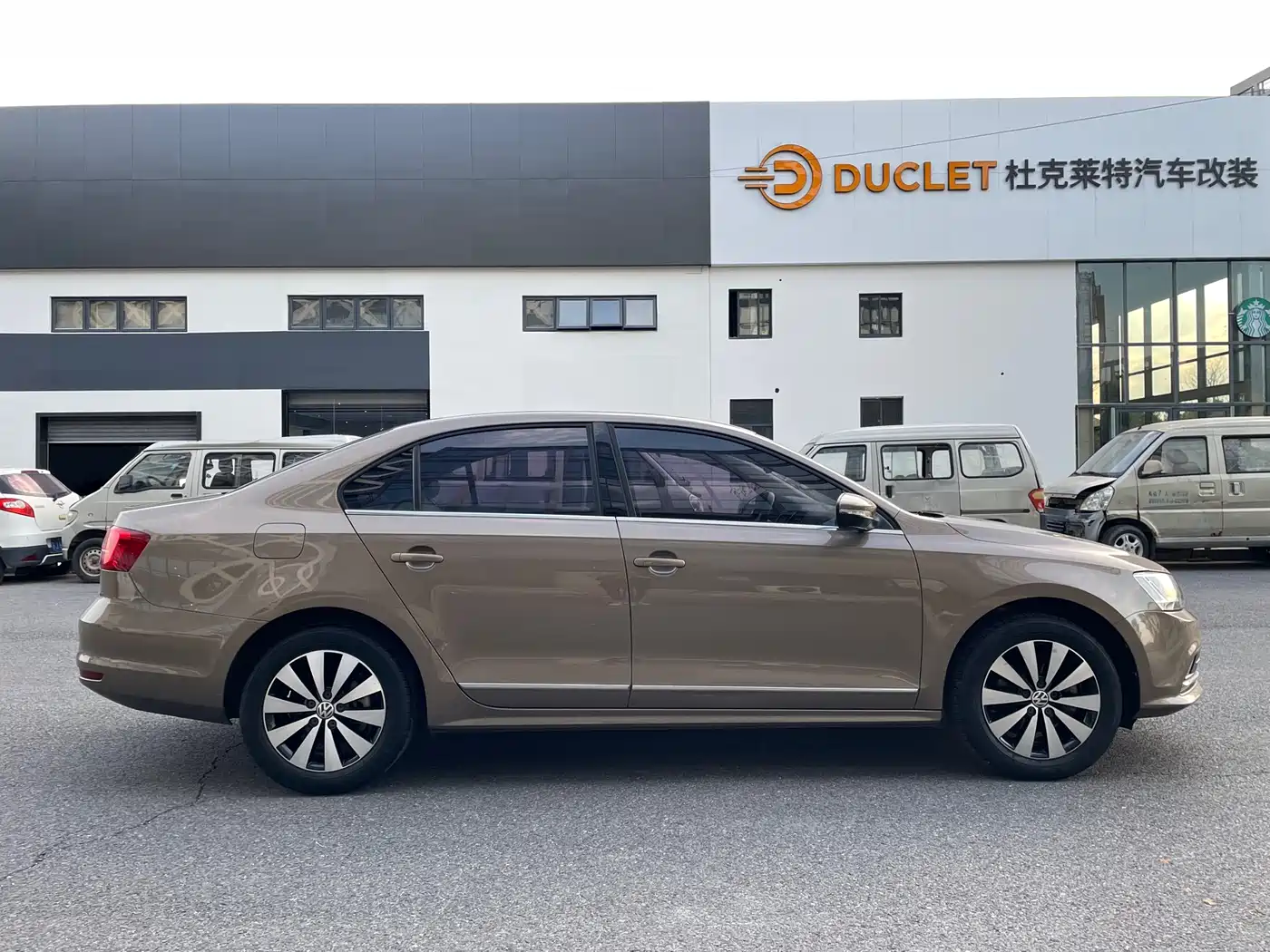 Volkswagen Sagitar 2017 1.6L Automatic Comfort фото 18