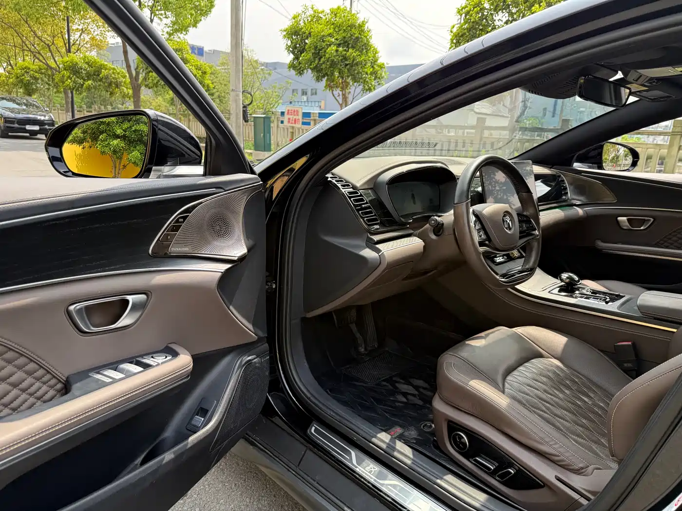 BYD Han 2023 DM-i Champion Edition 200KM Flagship фото 10
