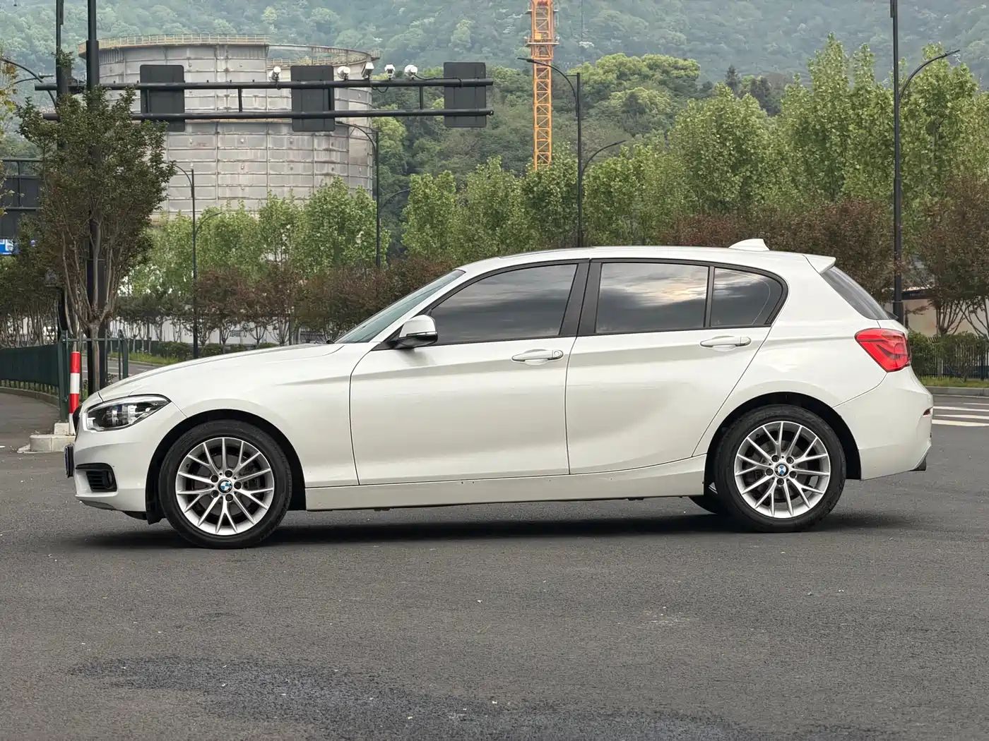 BMW 1 Series (Import) 2015 120i Leading фото 7