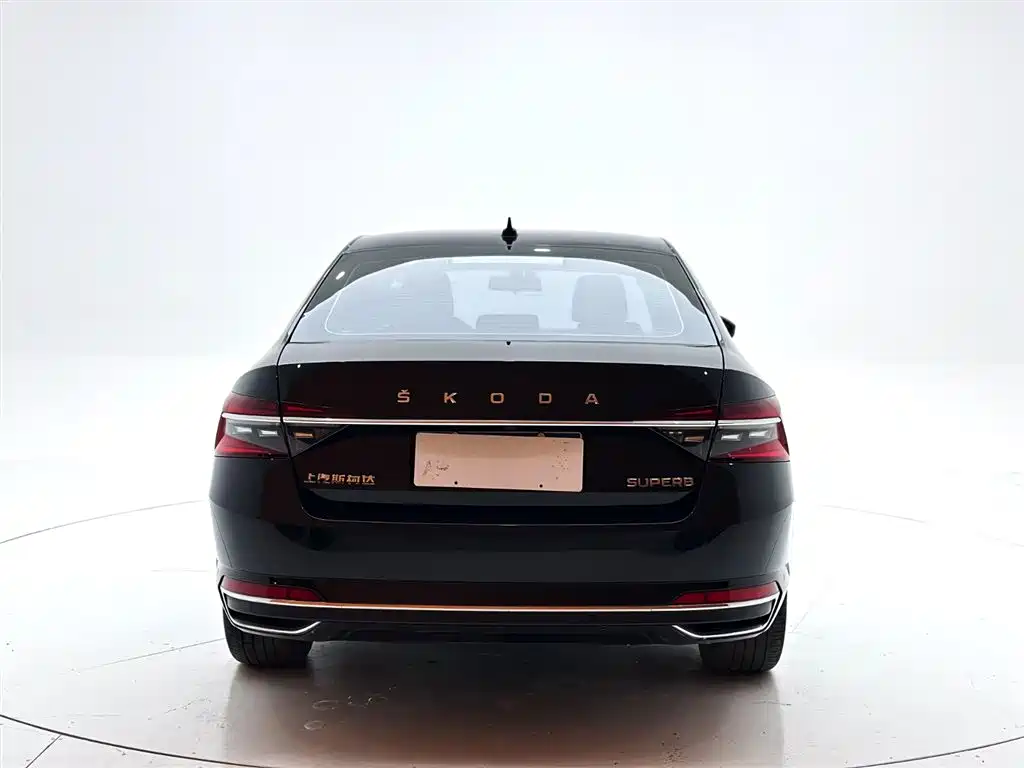 Škoda Superb 2023 TSI280 DSG Premium Edition фото 5
