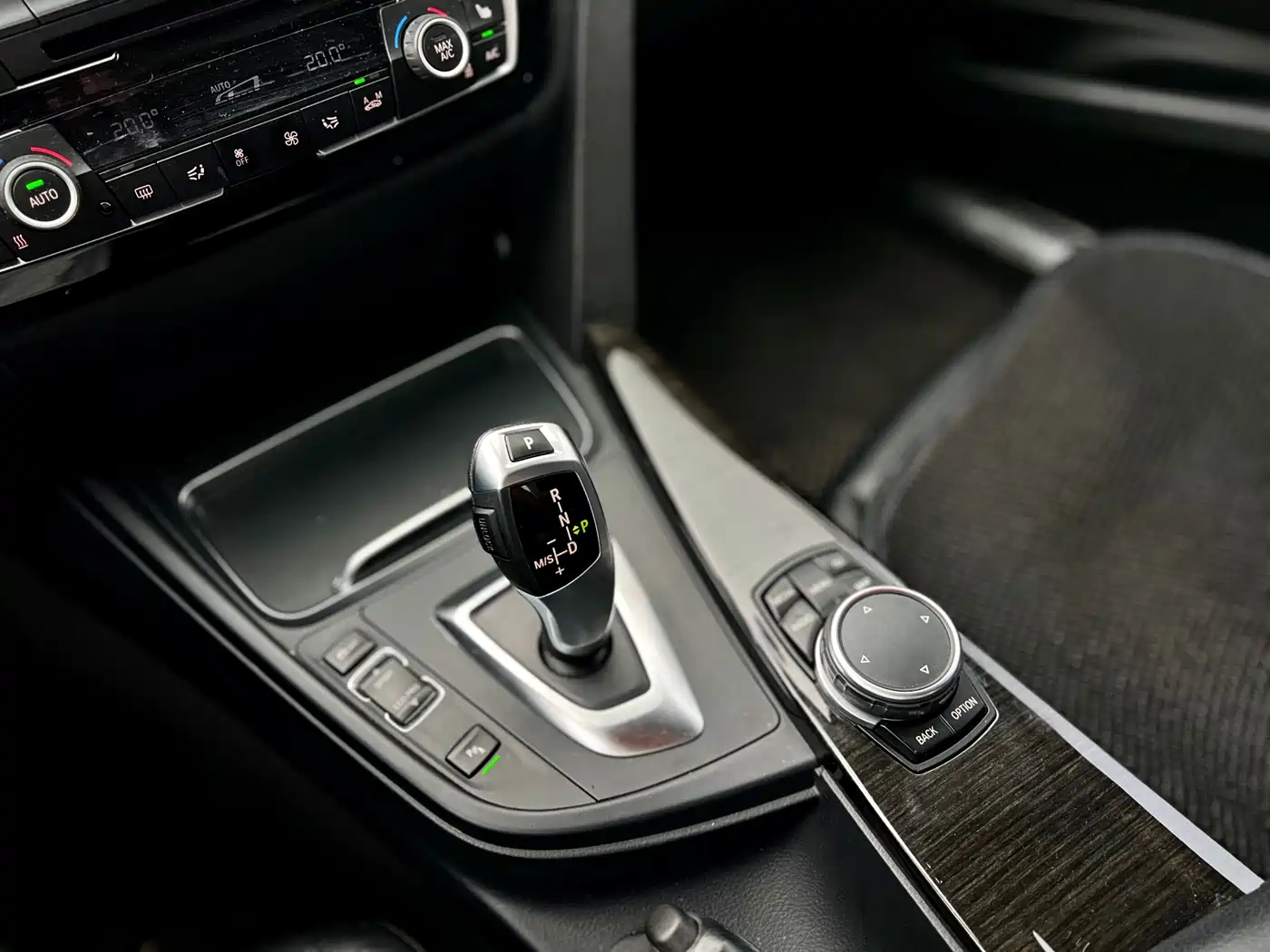BMW 3 Series 2016 320Li Luxury Design Package фото 15