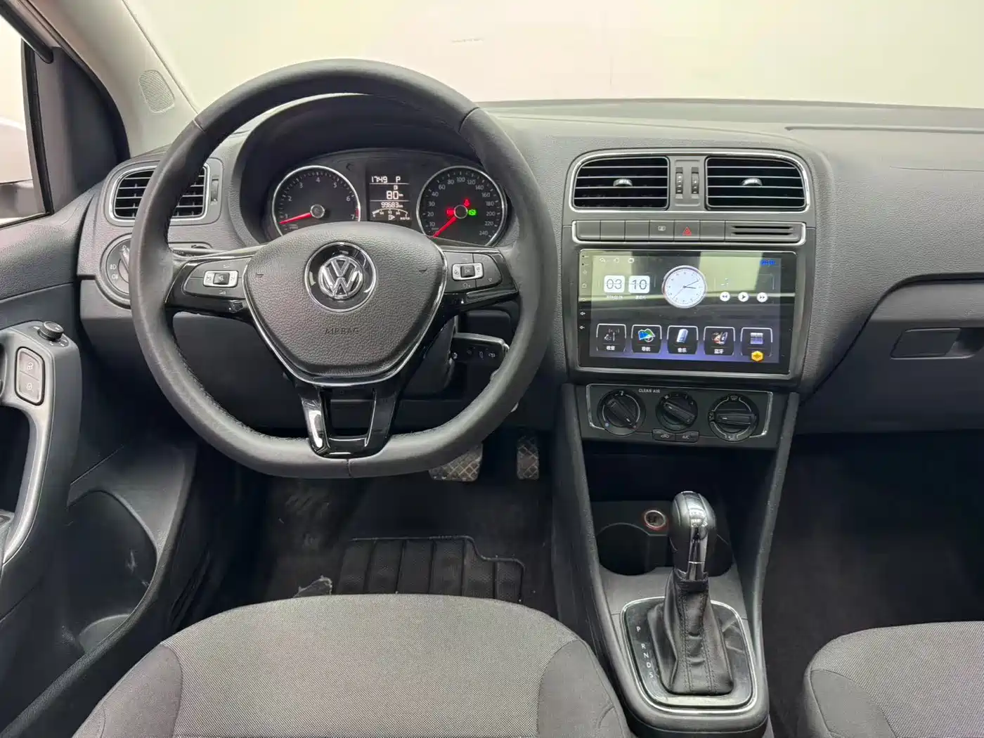 Volkswagen Polo 2016 1.6L Automatic Comfort фото 11