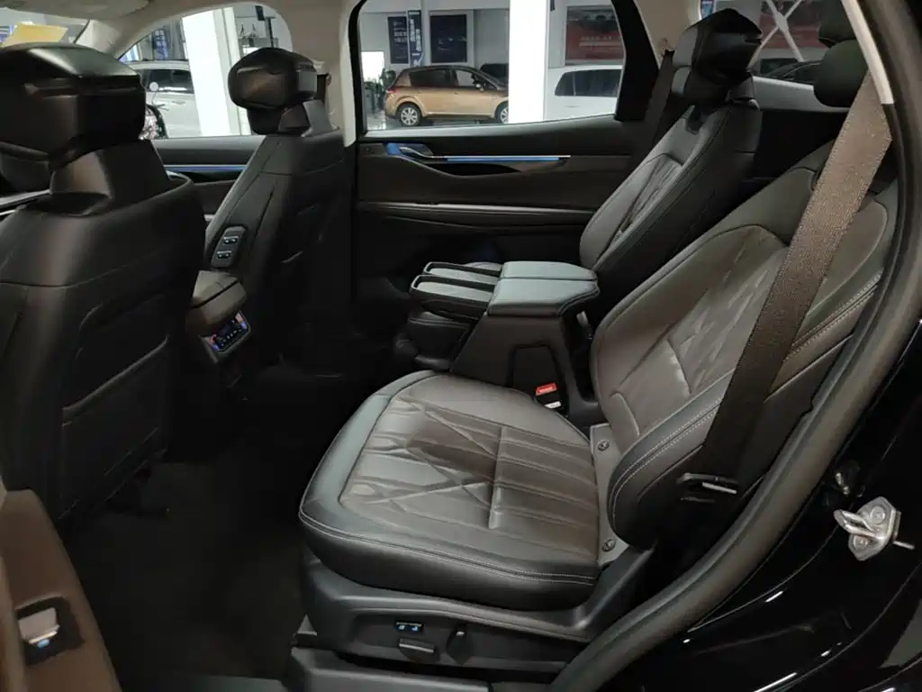 Photo 17 - Ford Edge