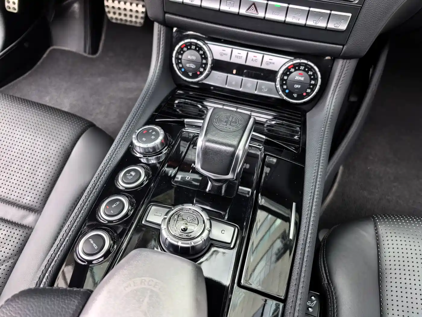 Mercedes-Benz CLS AMG 2015 AMG CLS 63 4MATIC фото 16
