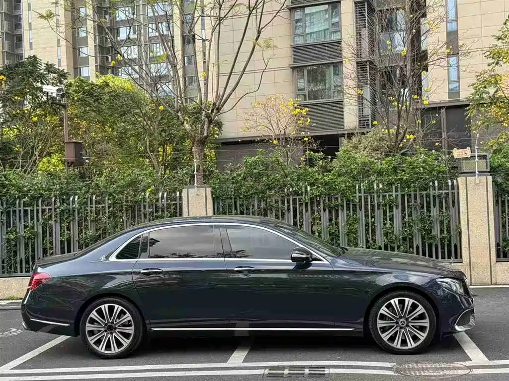 Mercedes-Benz E-Class 2017 Model E 320 L 4MATIC фото 4