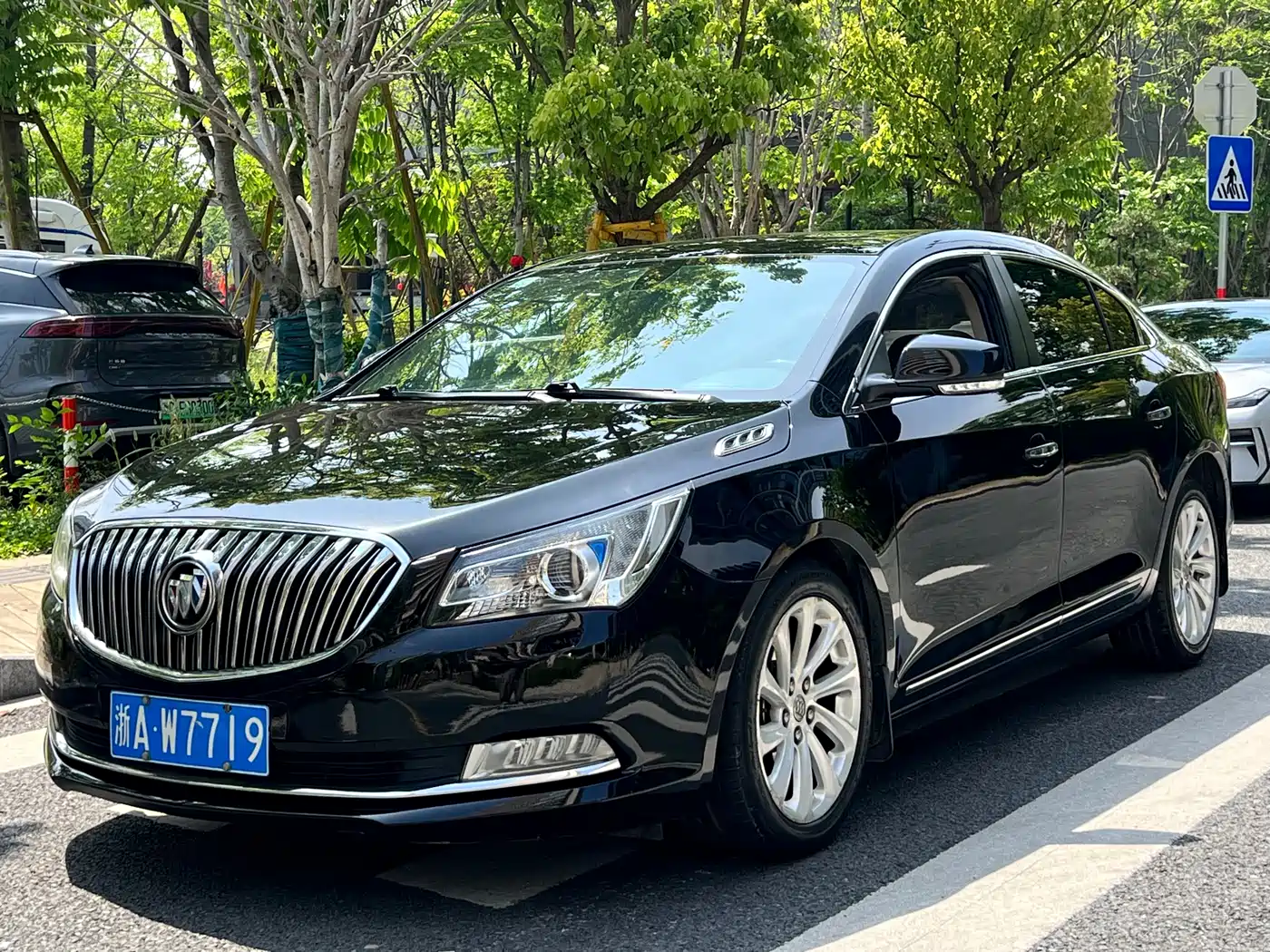 Buick LaCrosse 2013 2.4L SIDI Luxury Comfort