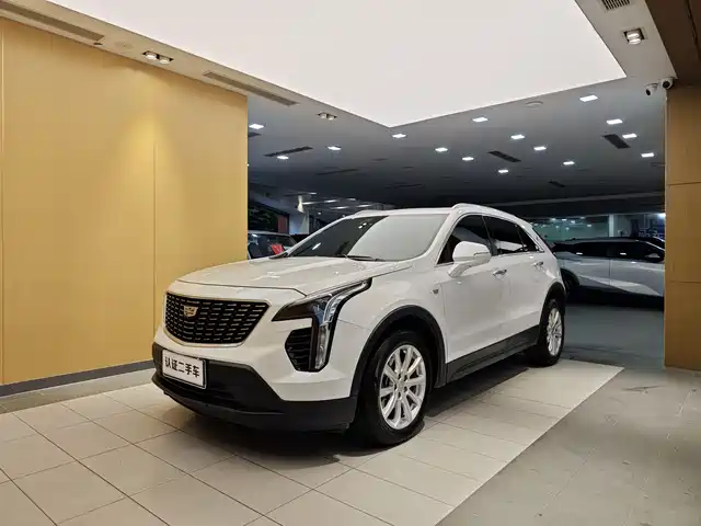 CADILLAC XT4