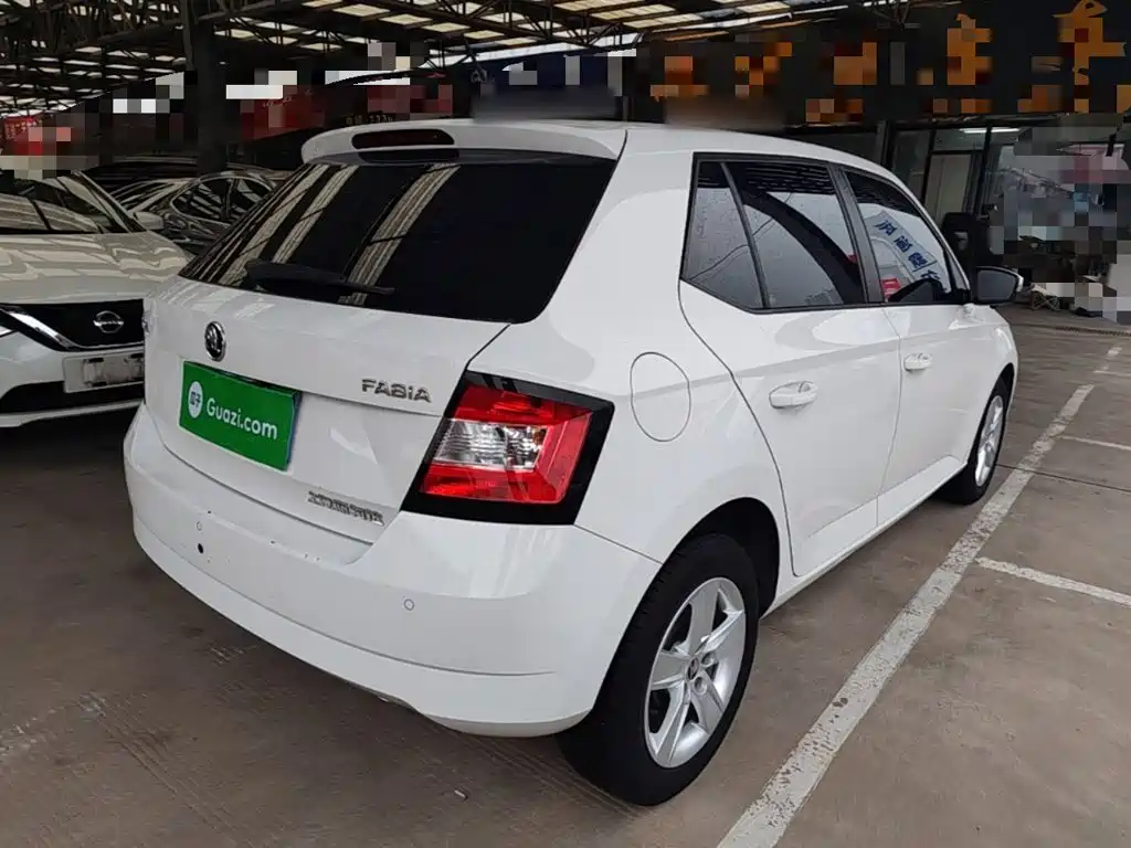 Škoda Fabia 2019 2017 1.4L Auto Car Enjoy Edition